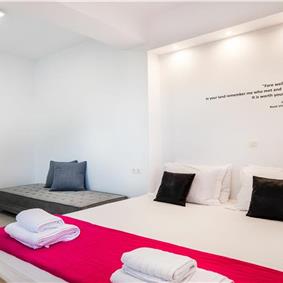 4 bedroom villa with pool & seaview, near Acharavi, sleeps 9